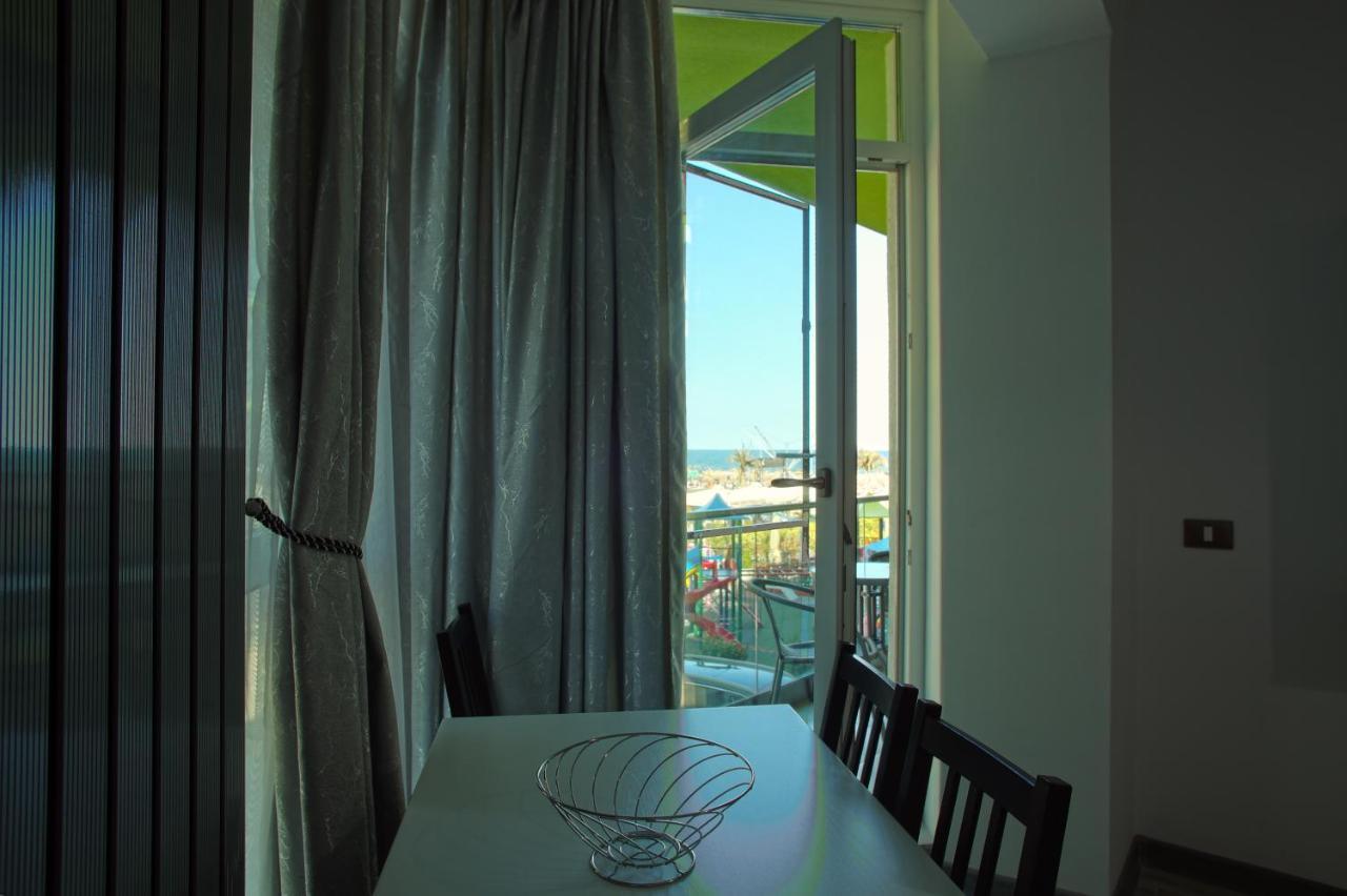 Isabelle Apartament Alezzi Beach Resort Mamaia Nord นาโวดาริ ภายนอก รูปภาพ